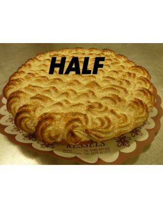 Kruisbessenschuim vlaai half Kruisbessenschuim vlaai half